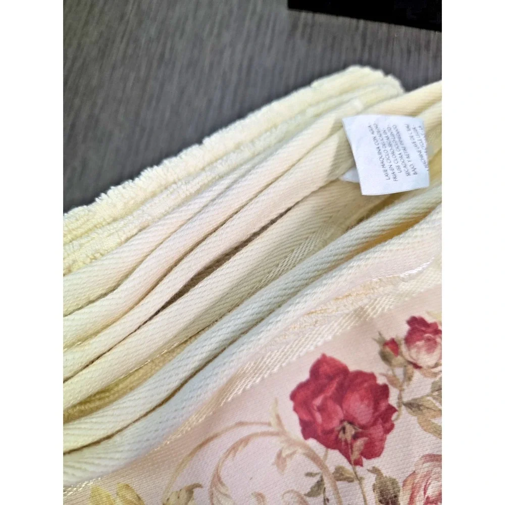 Croscill Vintage Bath Towel‎ Roses Cotton Cream Grannycore Cottagecore New